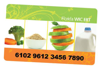 Imagen de muestra de una tarjeta EBT de WIC de Florida. Tiene 4 imágenes. Zanahorias con Brócoli, Cereal, manzana y naranja y Leche.